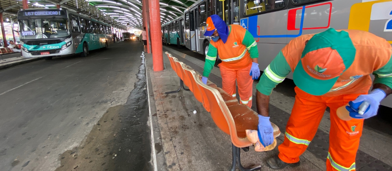 FEIRA DE SANTANA: Higienização e desinfecção são intensificadas em ônibus e terminais de transbordo