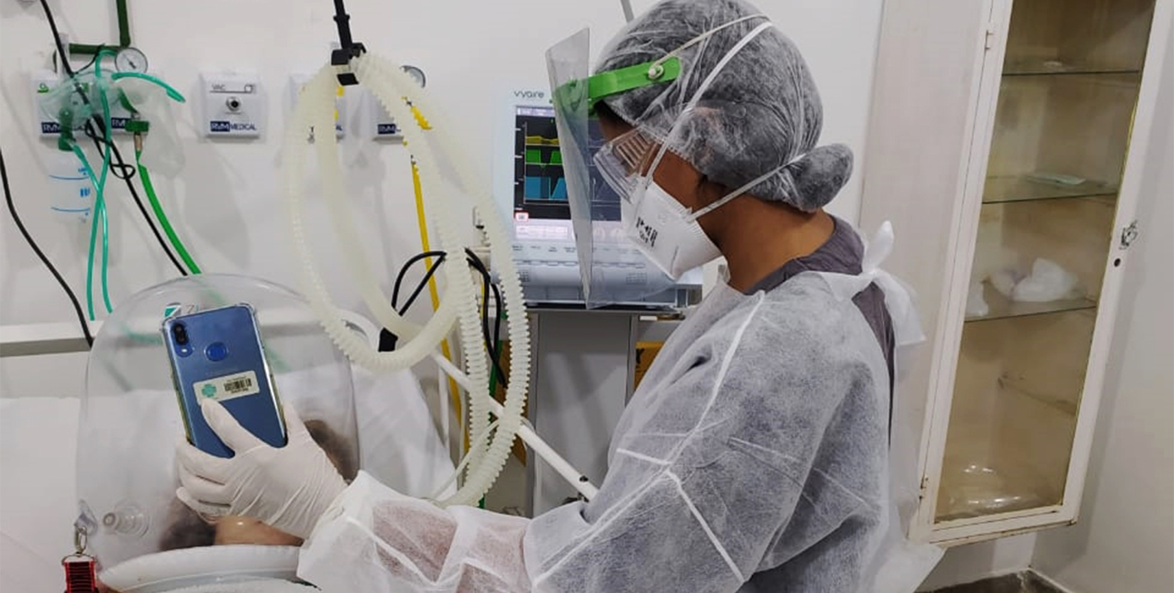FEIRA DE SANTANA: Hospital de Campanha usa tecnologia para aproximar pacientes e familiares