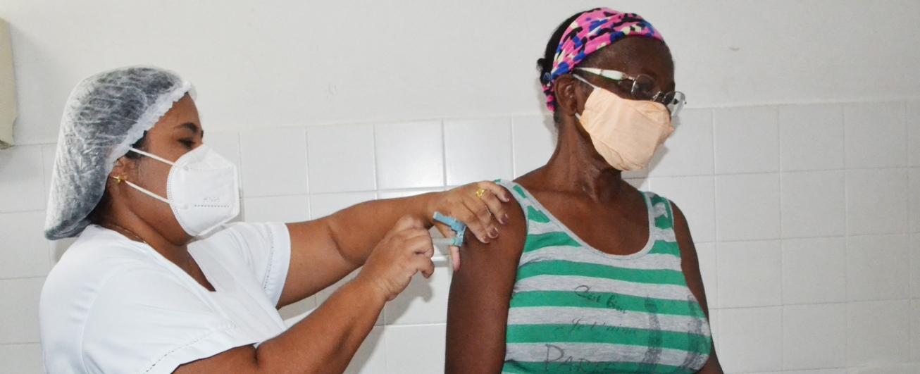 FEIRA DE SANTANA: Idosos com 63 anos ou mais podem agendar a vacinação contra Covid