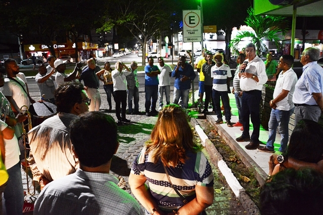 FEIRA DE SANTANA: Iluminação de LED chega a Santa Mônica