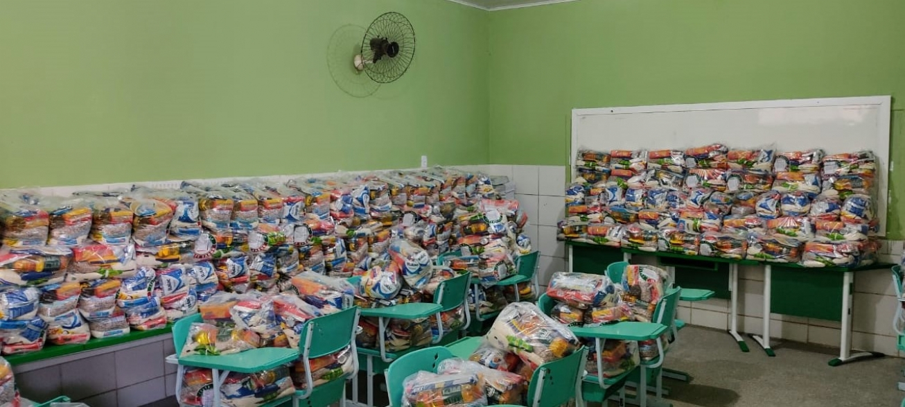 FEIRA DE SANTANA: Mais de 20 mil kits de alimentos já foram entregues nas escolas municipais