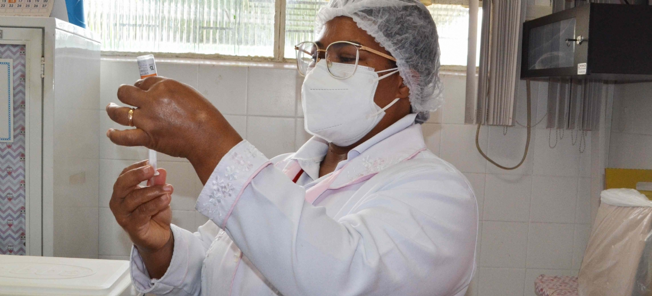 FEIRA DE SANTANA: Mais de 8 mil idosos ainda vão tomar segunda dose da vacina