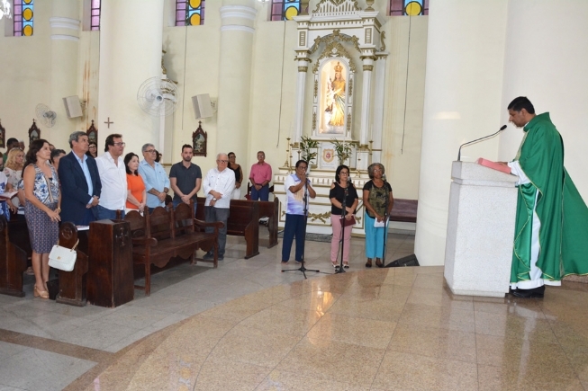 FEIRA DE SANTANA: Missa pelos 25 anos de morte de Colbert Martins da Silva leva familiares, amigos e correligionários a Catedral Metropolitana