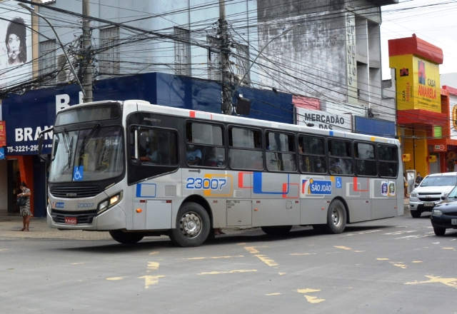 FEIRA DE SANTANA: Ônibus urbanos com novo horário de circulação