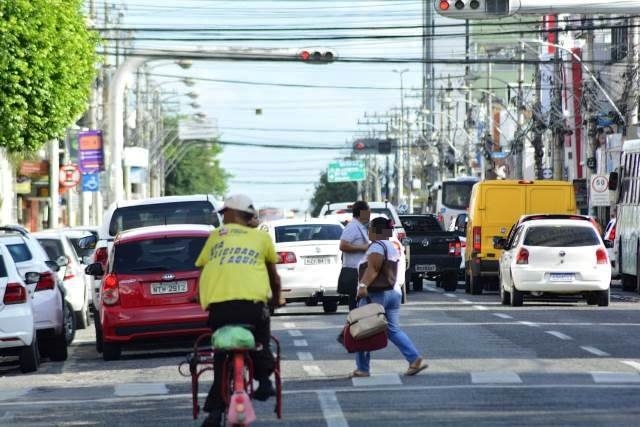 Feira de Santana: Prefeito decide manter fechamento do comércio até dia 20