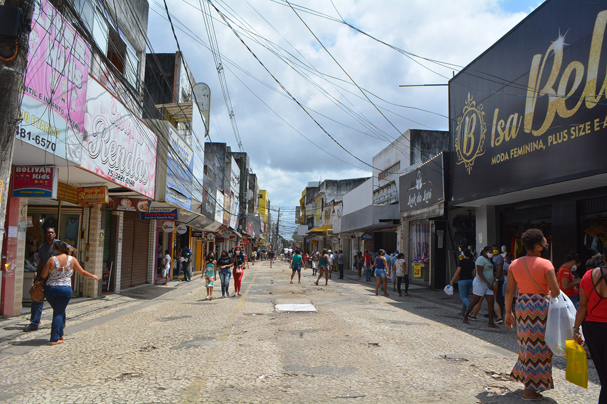 FEIRA DE SANTANA: Prefeitura conclui remoção das barracas da Sales Barbosa