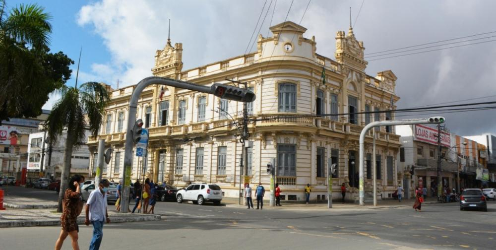 FEIRA DE SANTANA: Prefeitura convoca aprovados no REDA para matrícula no curso de formação