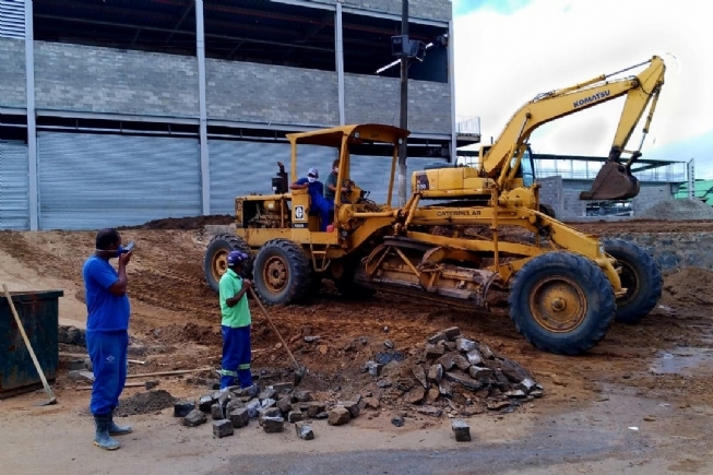 FEIRA DE SANTANA: Prefeitura promove mutirão de limpeza e ordenamento no Centro de Abastecimento