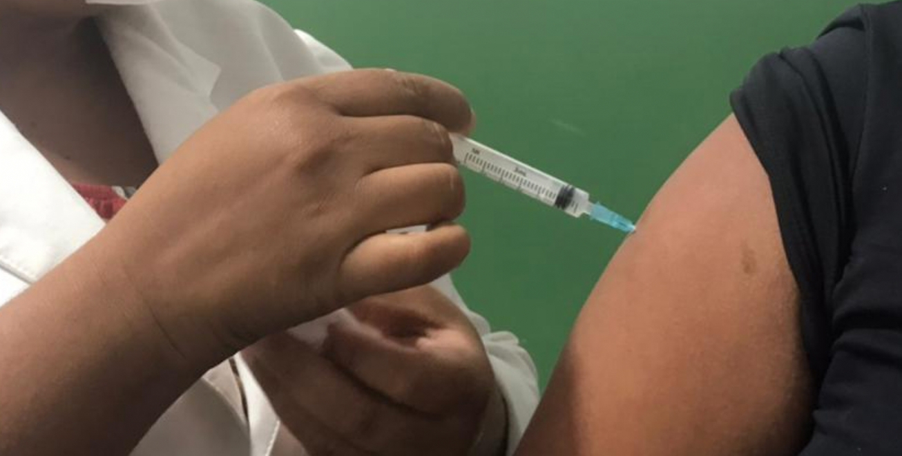 FEIRA DE SANTANA: Primeira dose para pessoas a partir de 31 anos, gestantes e puérperas nesta segunda
