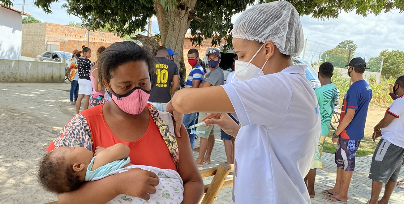 FEIRA DE SANTANA: Secretaria de Saúde segue com vacinação contra Covid nesta quinta