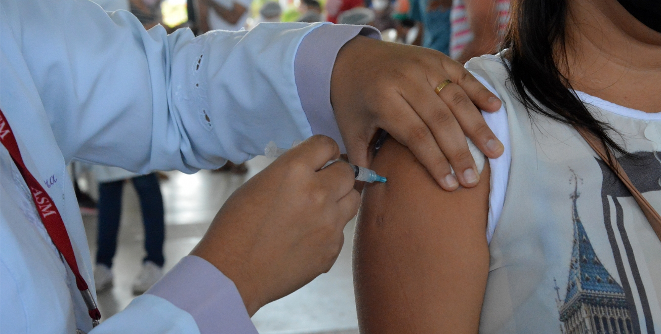 FEIRA DE SANTANA: Vacina contra a Covid-19 nas unidades de saúde nesta terça-feira