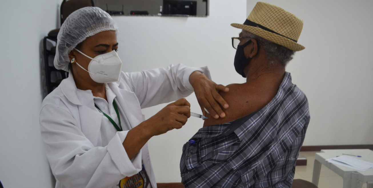 FEIRA DE SANTANA: Vacina contra Covid-19 no Caseb I neste sábado