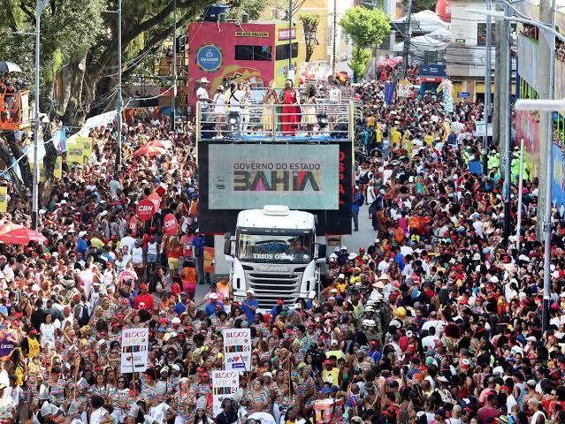 Festas de Carnaval em Salvador somam mais de nove milhões de foliões nas ruas