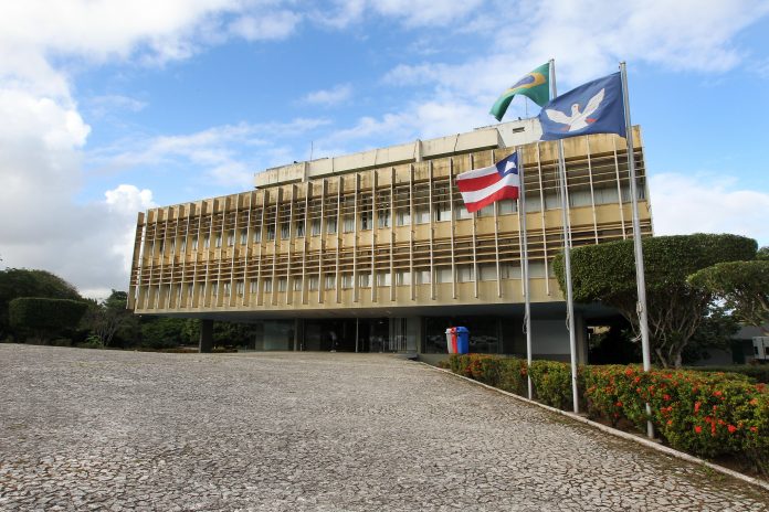 Fraudes fiscais levaram ao cancelamento de 27,7 mil empresas na Bahia desde 2015