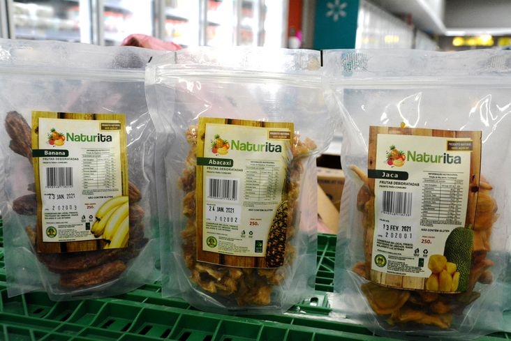 Frutas desidratadas da agricultura familiar chegam aos supermercados de Salvador
