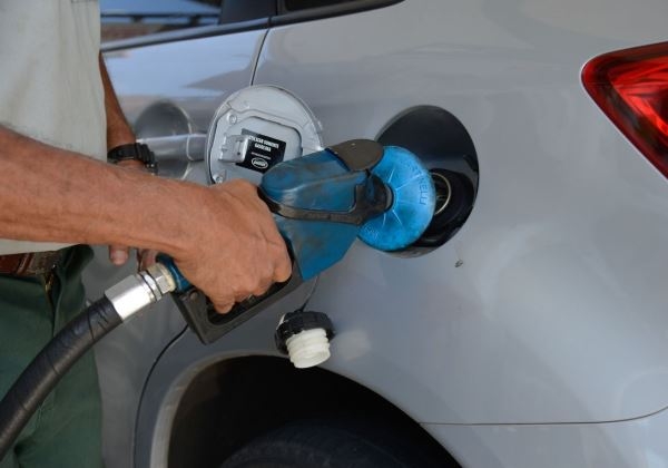 Gasolina terá queda de 4%, anuncia Petrobras