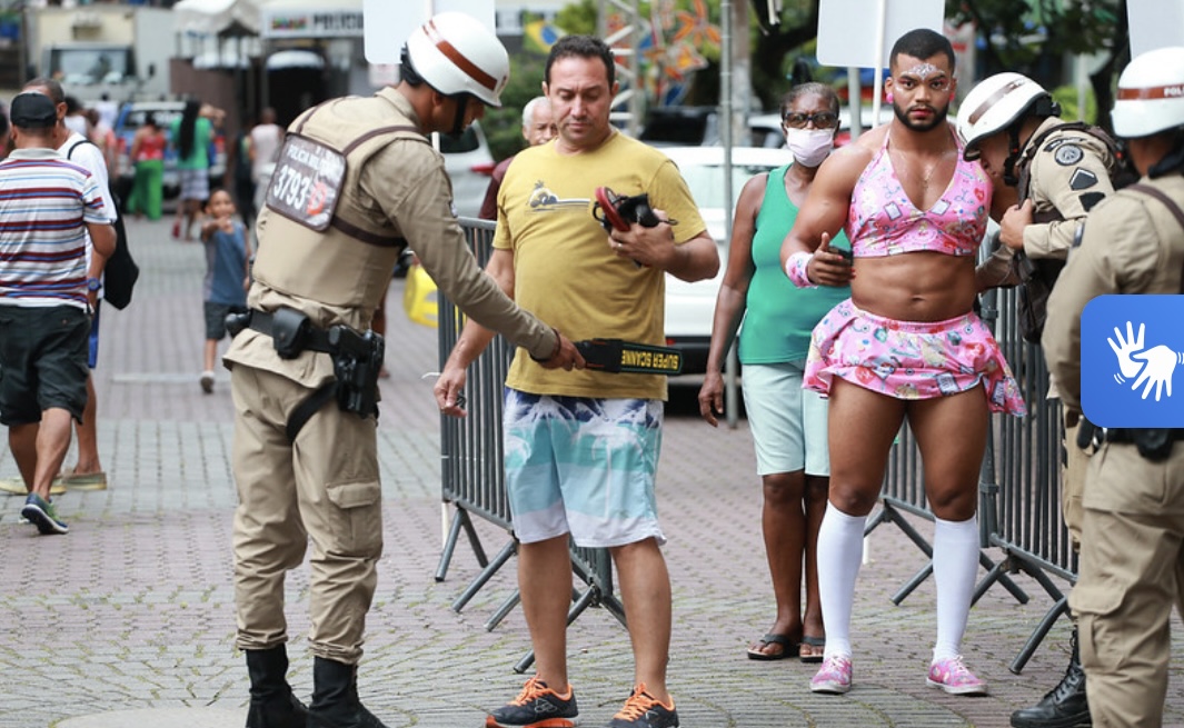 Governo do Estado regulamenta lei que proíbe o uso de 'pistolas de água' durante o Carnaval e festas de rua