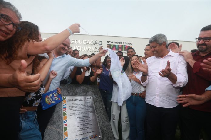 Governo entrega modernização de centro educacional e unidades do Corpo de Bombeiros e PM, em Amargosa