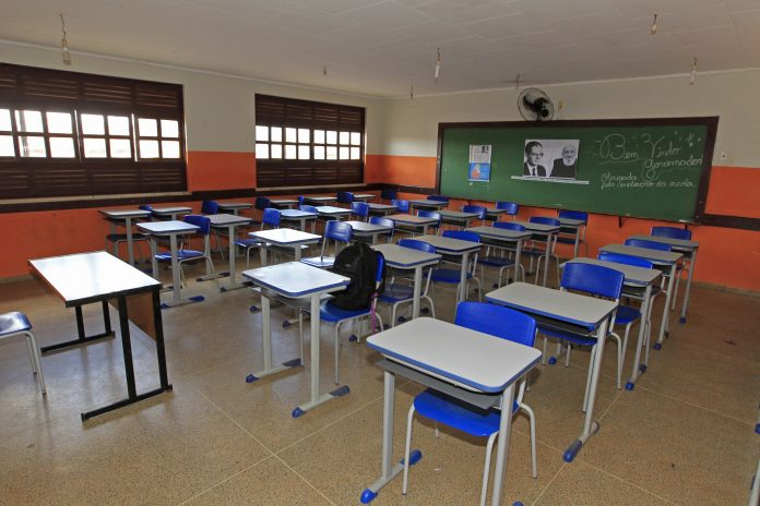 Governo autoriza modernização de escola e obras de pavimentação em Barra do Mendes