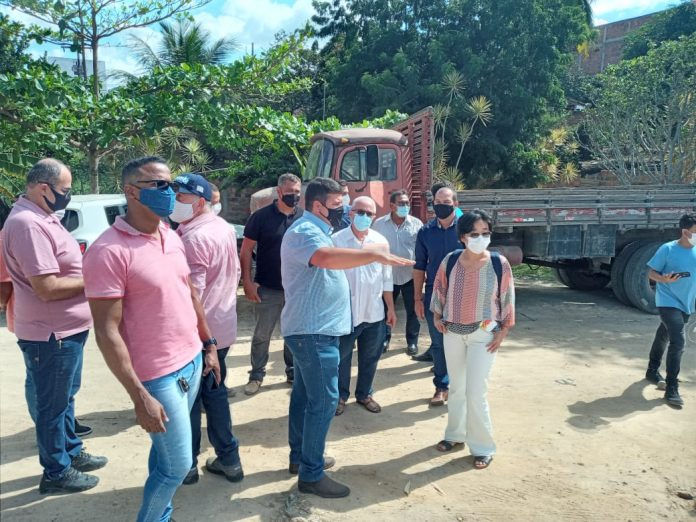 Governo de Estado entrega 147 títulos de terra e apresenta projeto para dinamizar produção de leite no Vale do Jiquiriçá
