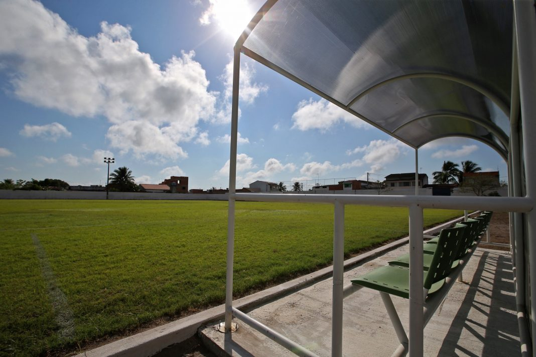 Governo do Estado investe cerca de R$ 500 mil em gramado do estádio municipal de Amélia Rodrigues