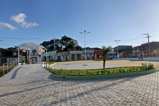 Governo entrega Mercado Municipal e nova praça à população de Ipiaú