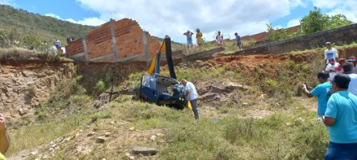 Helicóptero com deputado federal cai na Bahia