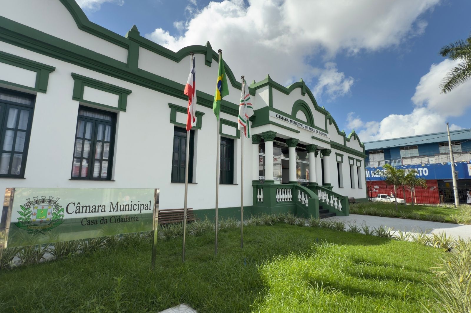 Homenagens e debates sobre direitos do consumidor e combate à violência contra mulheres na agenda da semana