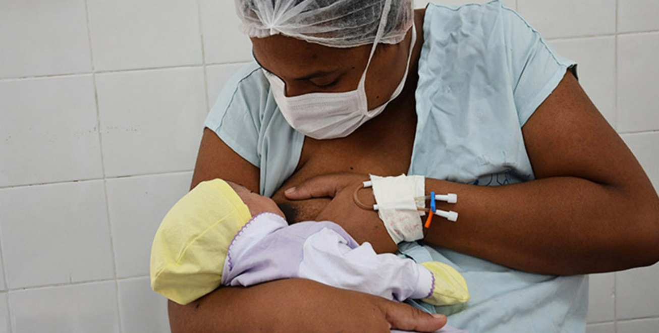Hospital da Mulher auxilia mães com dificuldade de amamentar