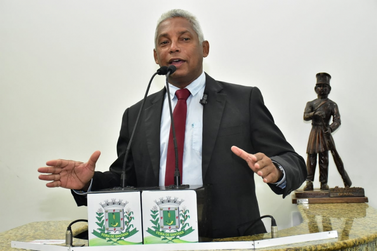 Intenção do governo municipal é acabar com a Expofeira, declara vereador Silvio Dias 