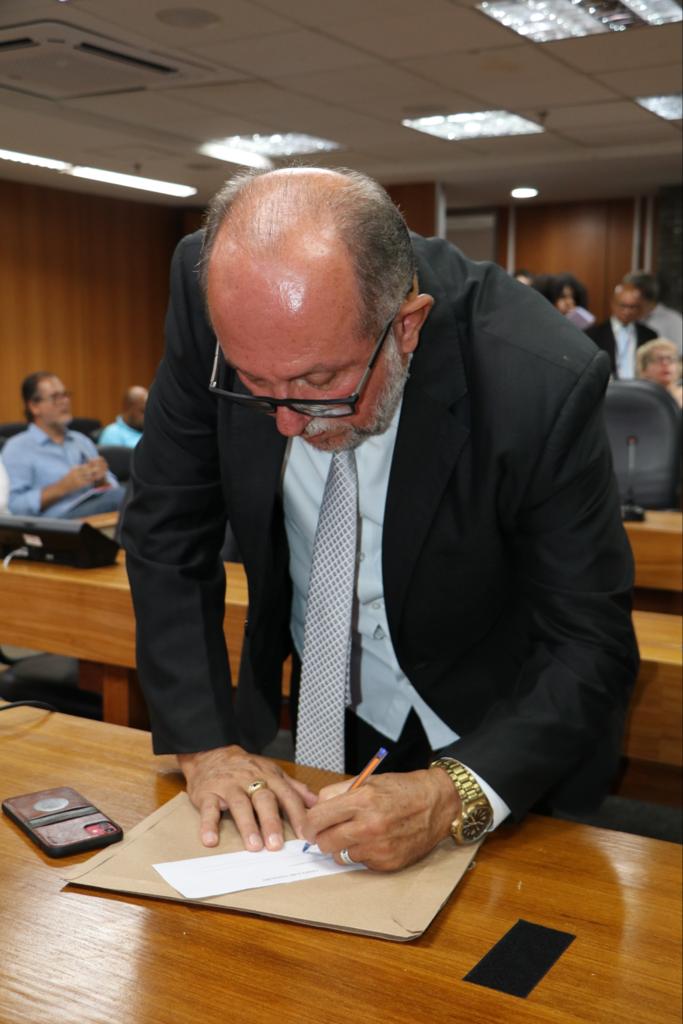 José de Arimateia é reeleito vice-presidente da Comissão de Saúde na ALBA