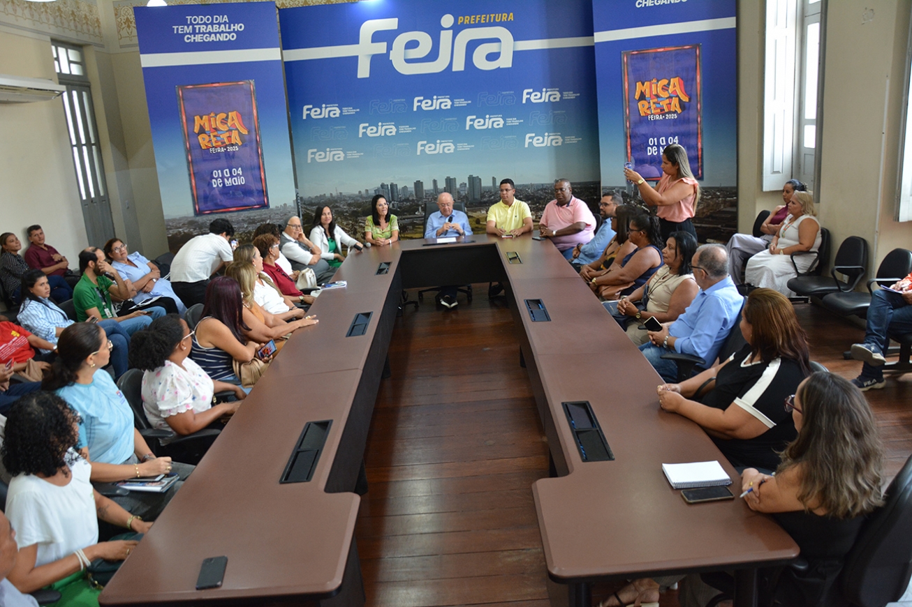 José Ronaldo empossa membros do Conselho do Direito da Criança e do Adolescente