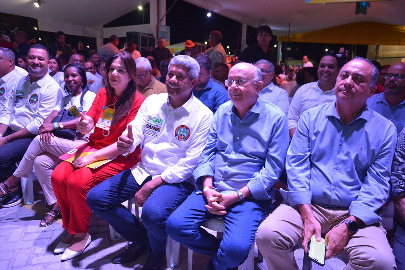 José Ronaldo participa da abertura de evento com 400 agroindústrias familiares em Feira