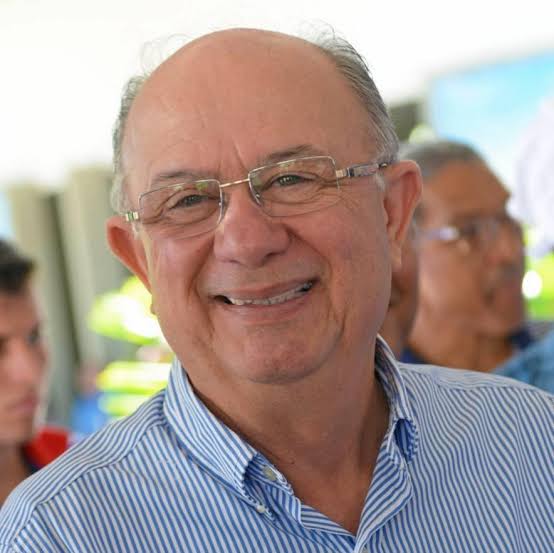 José Ronaldo recebe homenagem da UPB, entidade que representa os municípios baianos