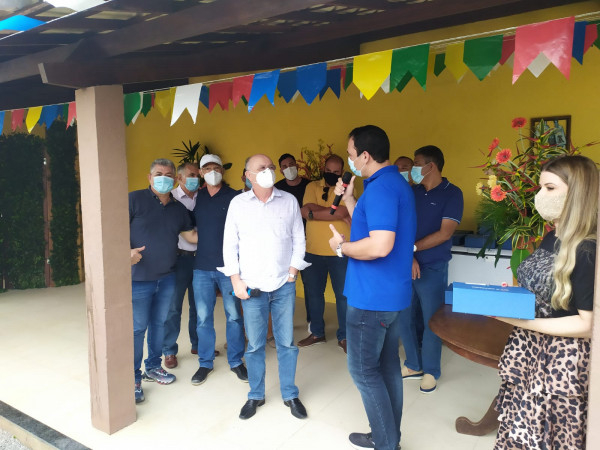 José Ronaldo tem encontro com prefeitos da região