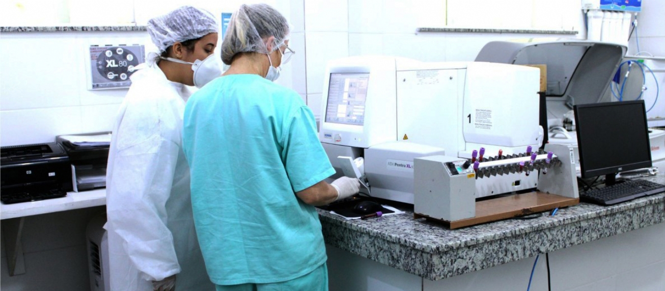 Laboratório da Fundação Hospitalar recebe certificação de controle de qualidade