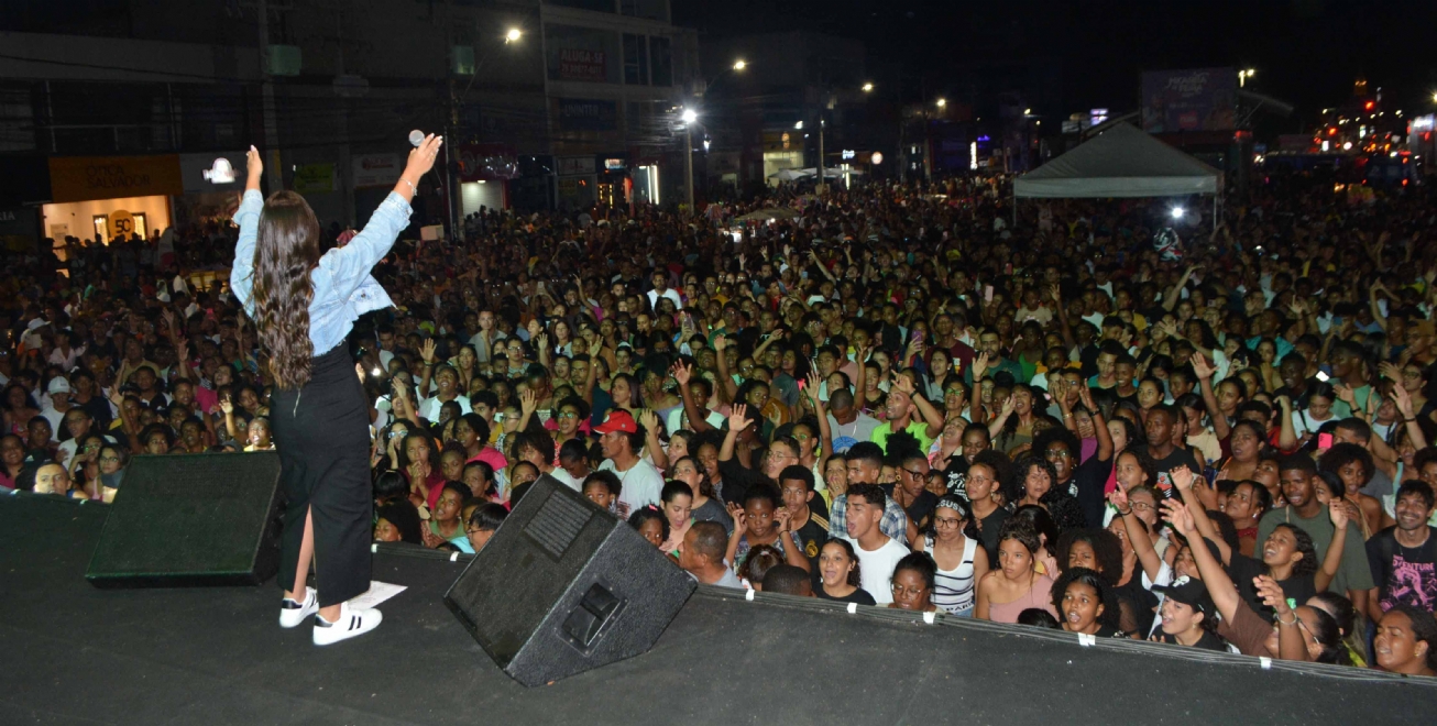 Louvor e celebração na 29ª Marcha Para Jesus em Feira de Santana 