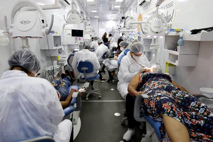 Mais de 63 mil baianos já receberam tratamento bucal gratuito em 2023