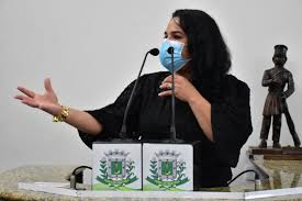 Médicos da rede municipal de saúde, em Feira de Santana, estão com salário de março atrasado