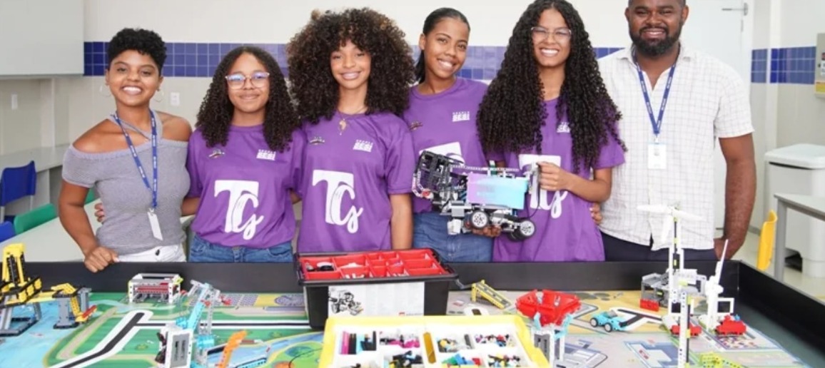 Meninas negras lideram transformação do cenário da robótica na Bahia