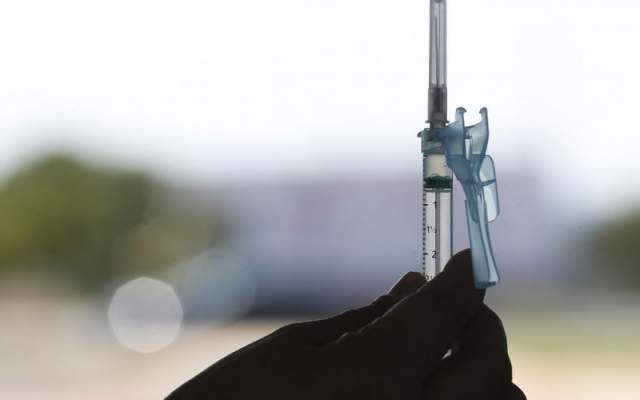 Ministério da Saúde diz que vacinas da Janssen congeladas estão aptas para aplicação