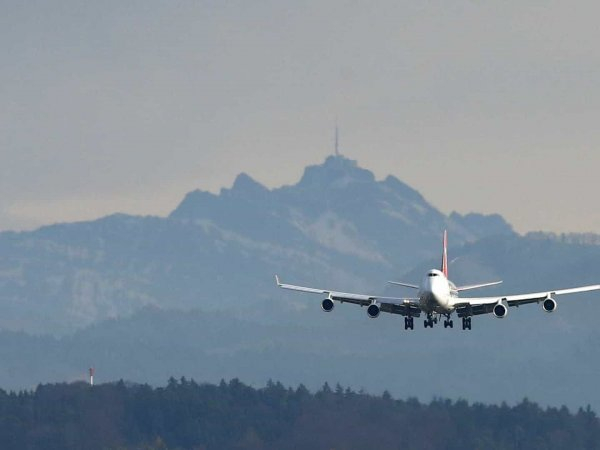 Ministério da Saúde faz confusão com voos, deixa autoridades esperando nos aeroportos e atrasa vacinação nos estados