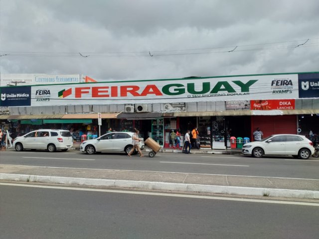 MP insiste em sugestão para retirar comerciantes do Feiraguay da Praça Presidente Médici