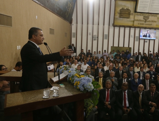 Na Alba, governador destaca forte investimento na educação