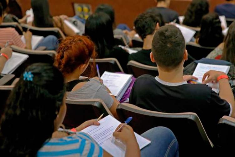 CMN regulamenta juro zero do novo Fies para estudantes de baixa renda