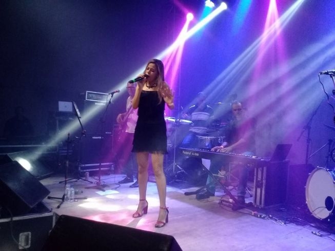 FEIRA DE SANTANA: Cristina Souza, da banda Clã, é a convidada dos Ensaios da Micareta este sábado no MAP