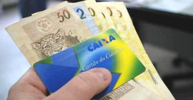 Trabalhadores nascidos entre março e abril começam a receber PIS/Pasep nesta quinta (22)
