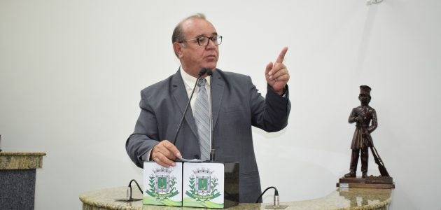 José Carneiro faz reivindicações à Coelba e Embasa