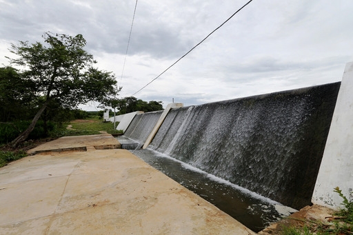 População de Utinga, na Chapada, recebe barragem recuperada