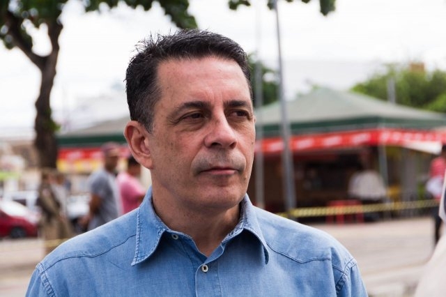 Sérgio Carneiro deixa secretaria para disputar Câmara Federal